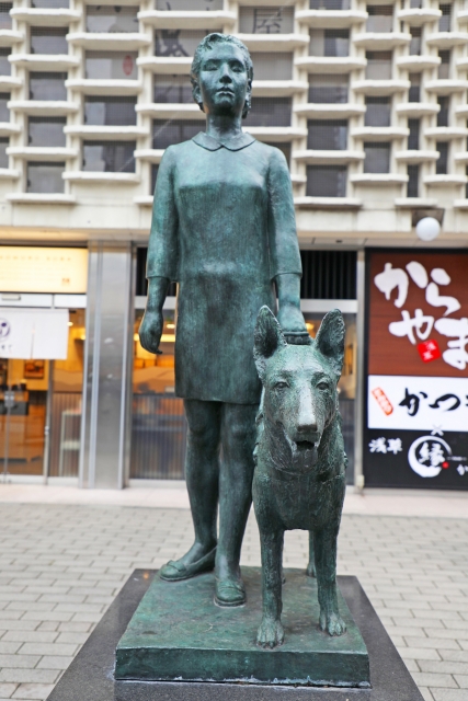 新橋駅前の銅像